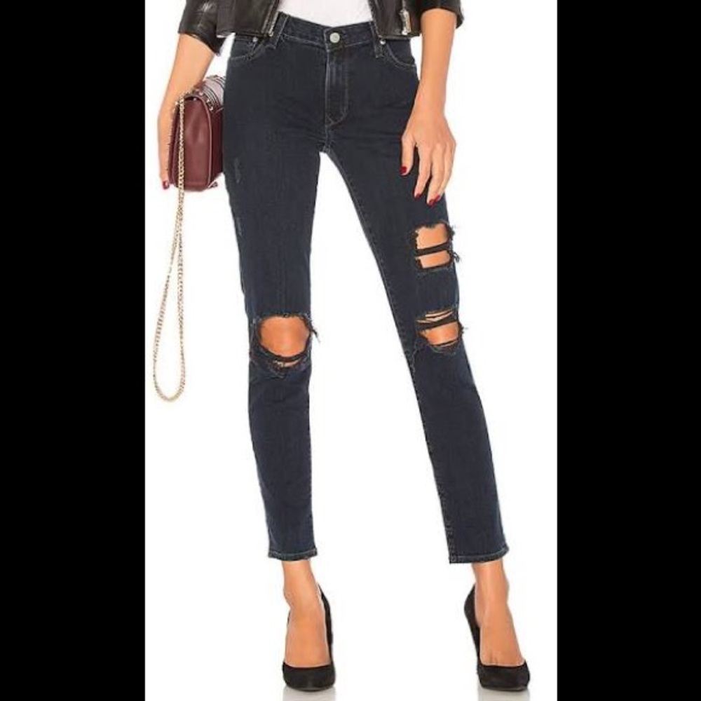 Ripped black skinny jeans
